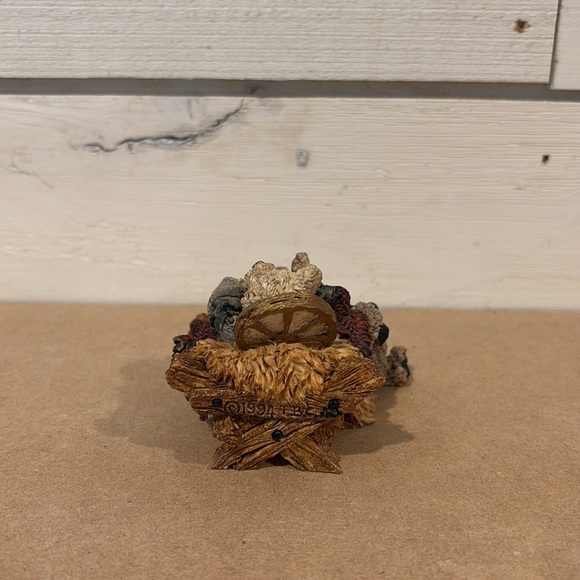 Boyd’s Bear 1995 Nativity Series #3 “Baby Jesus” Figurine - Picture 5 of 6